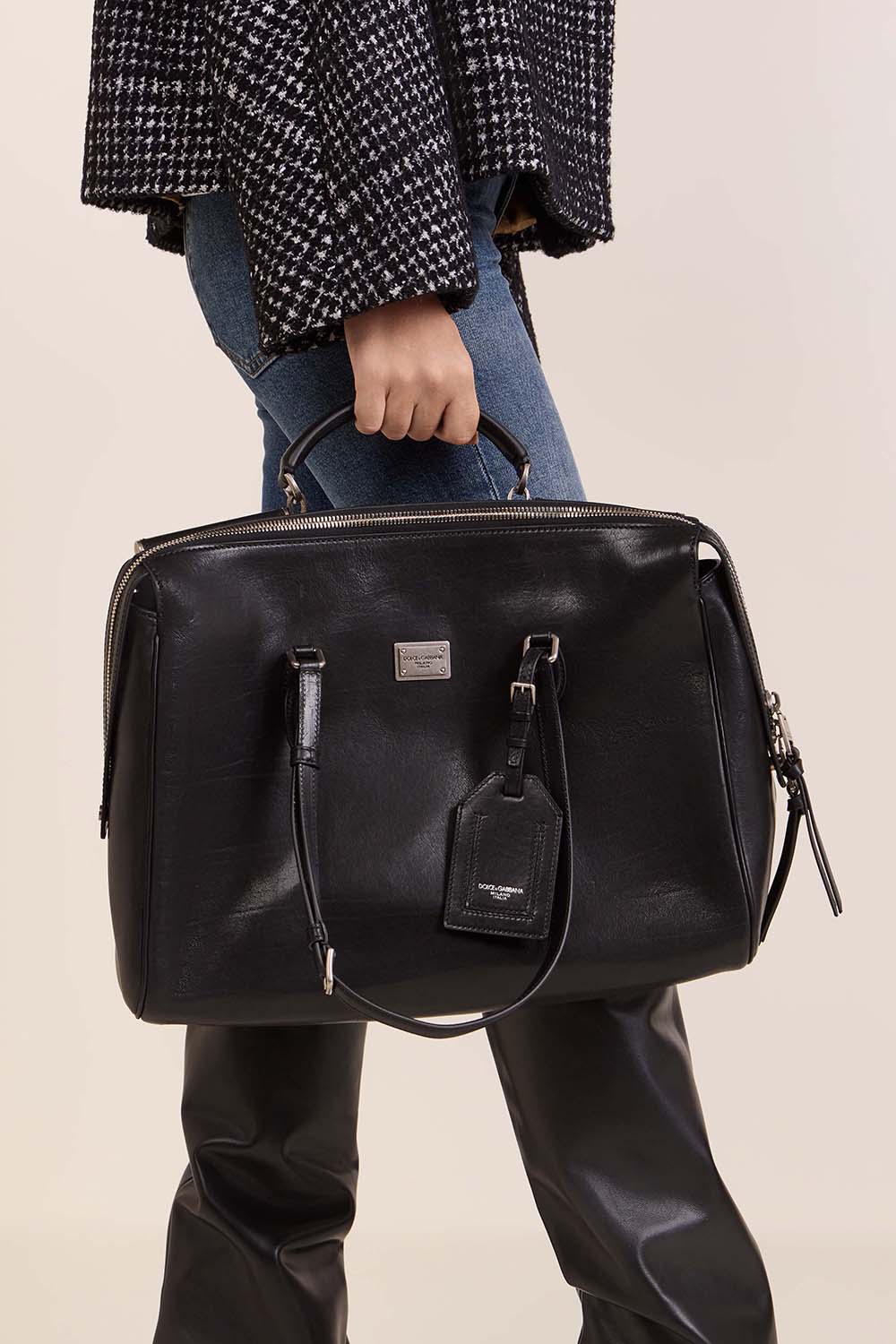 תמונת כל הלוק של תיק כתף ויטוריה